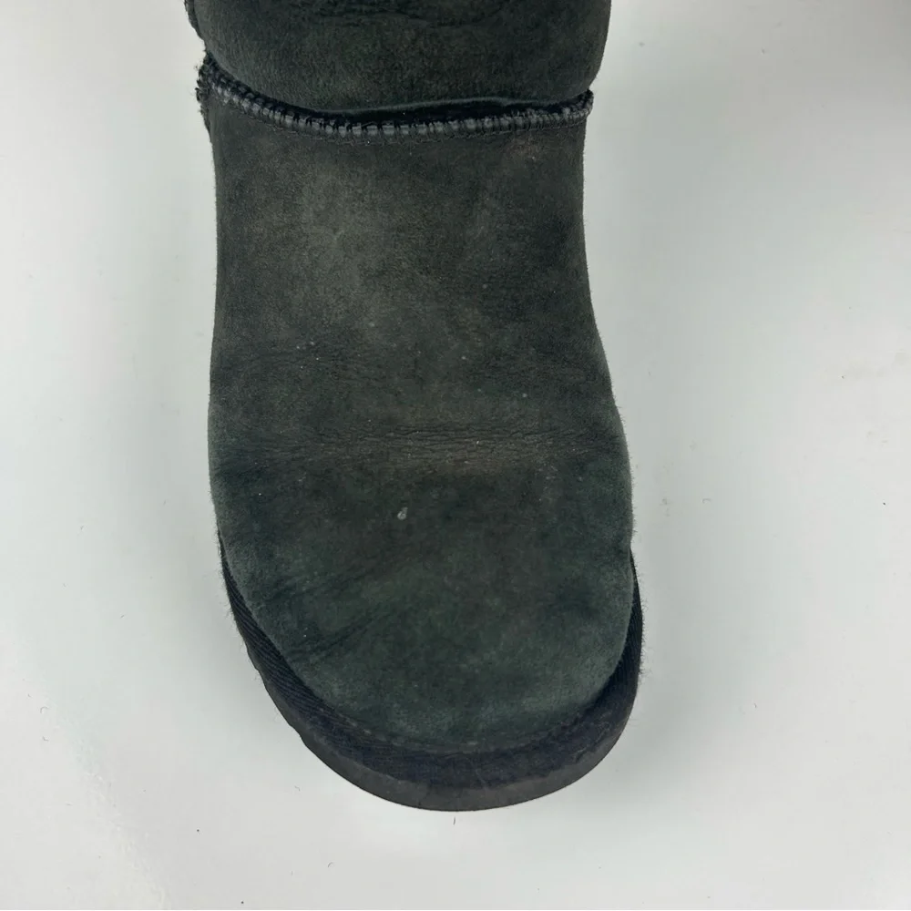 UGG Australia black suede classic short 5825 pull on winter boot size 5